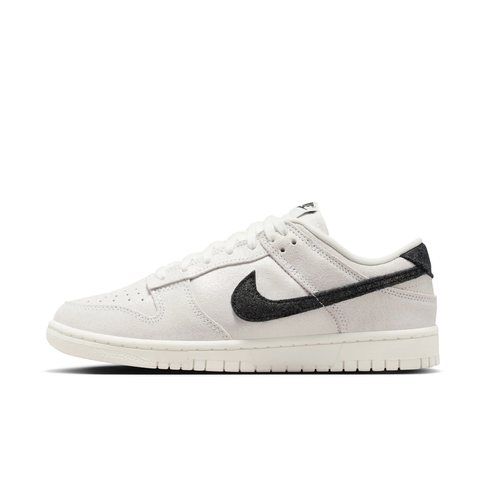 WMNS Nike Dunk Low SE